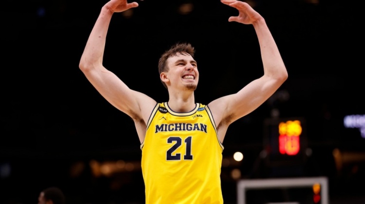 快攻模型里 快攻模型里