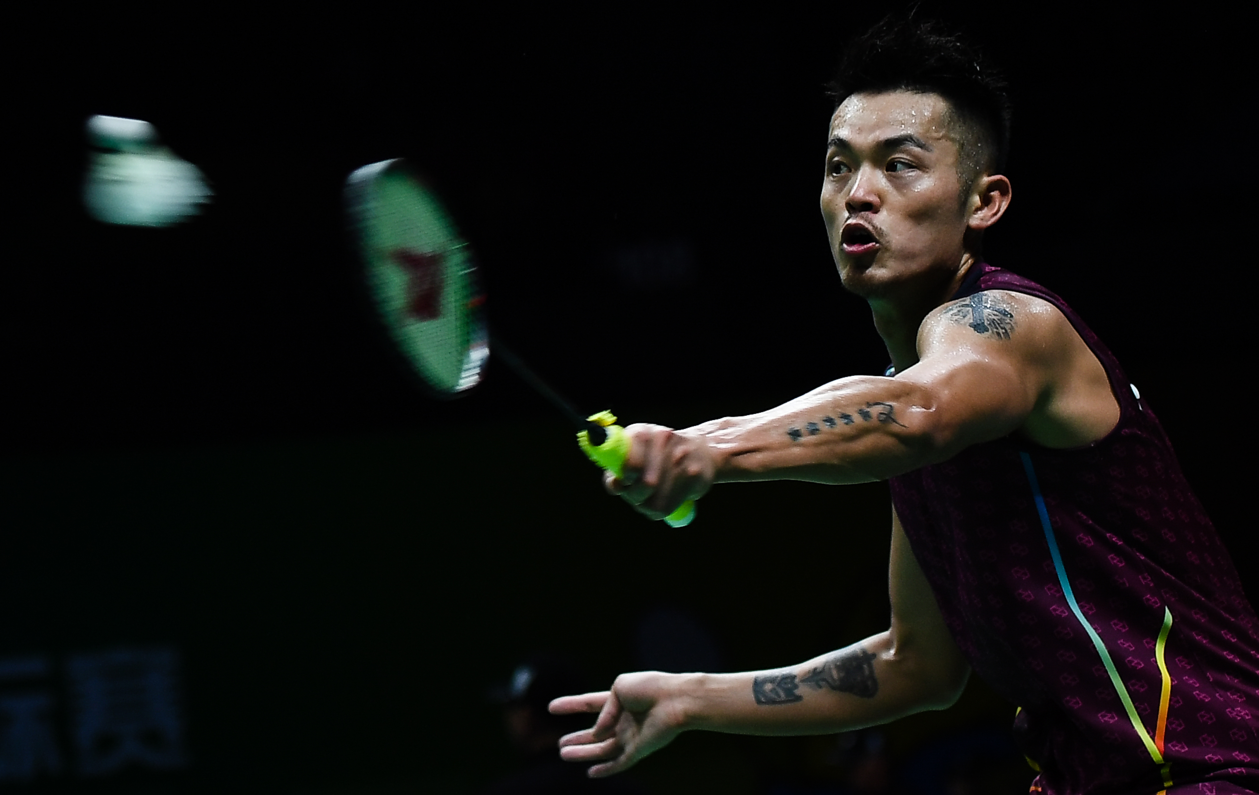 既能背身衔 既能背身衔